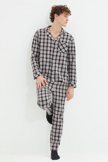 Trendyol Collection Sada kostkovaného černého pyžama Regular Fit - TMNAW22PT1078