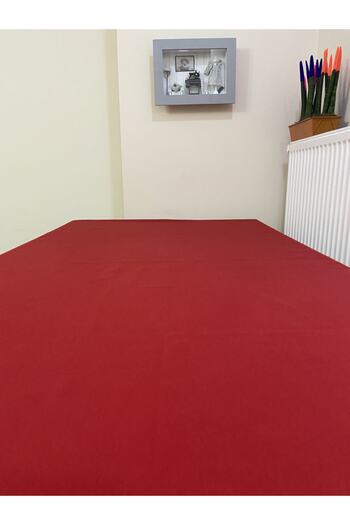 Zeren Home Sıvı Geçirmez Dertsiz Masa Örtüsü Kırmızı