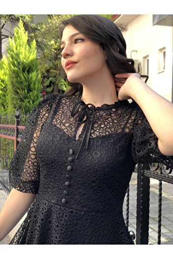 Dans Kadın Siyah Güpür Dantel Kemerli Elbise