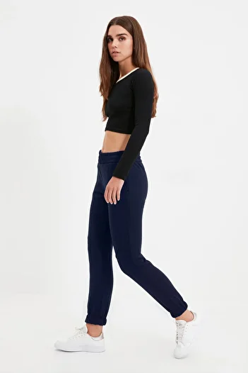 Trendyol Collection Sötétkék Basic Jogger vastag belső polár kötött melegítőnadrág TWOAW21EA0010
