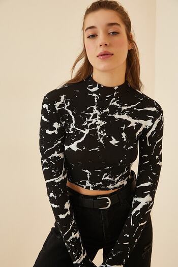 laughs Women's Black Marble Pattern Half Turtleneck Crop Blouse