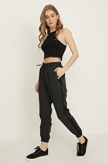 Select Moda Women's Black Striped Elastic Waist Jogger Pants