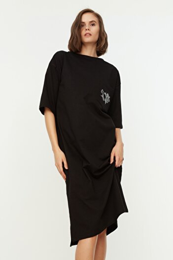Trendyol Collection Μαύρο Κεντημένο Χαλαρό/Casual Cut Crew Midi Πλεκτό Φόρεμα TWOSS21EL0175