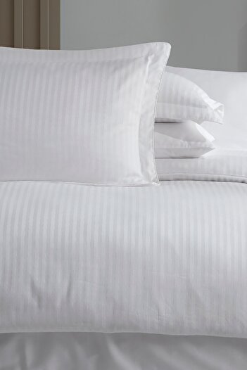 Hobby Striped Satin Double Jacquard Duvet Cover Set - White