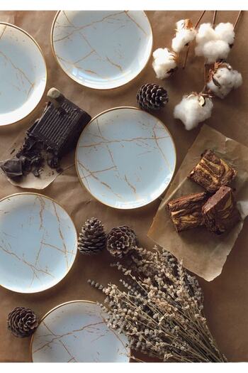 GÜRCÜGLASS Marble White Cake Plate