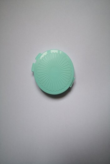 Tupperware Mini Ilaç Kutusu 5 cm Çapında