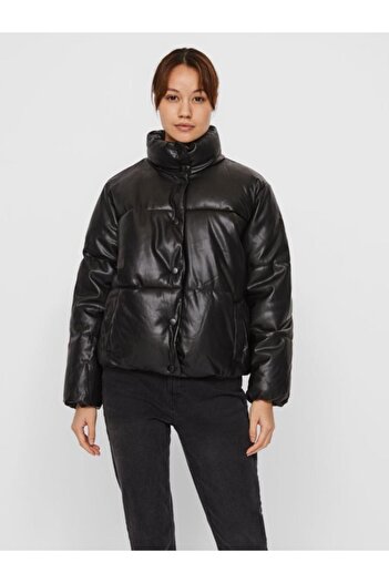 Vero Moda Women's Black Short Waist Puffer Coat 10231837