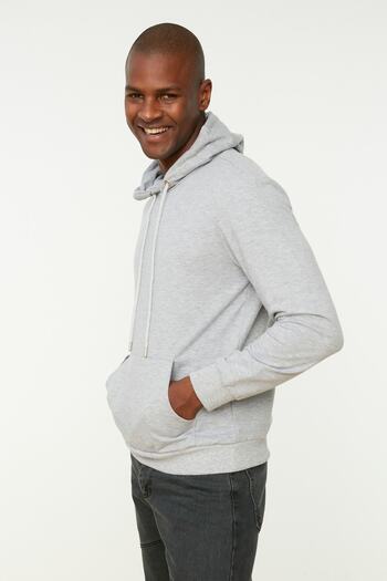 Trendyol Collection Graues Langarm-Sweatshirt mit Kapuze in regulärem/normalem Schnitt TMNAW20SW0162