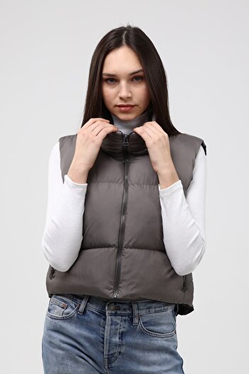 DYNAMO Women's Gray Puffer Vest