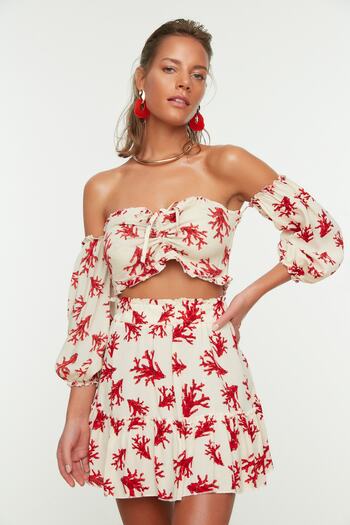 Trendyol Collection Set mit aus Rock und Bluse mit Puffärmeln aus Webstoff mit Korallenprint TBESS21AU0539
