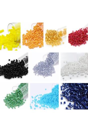 PlusHobby Miyuki Bead Starter Set Delica 11-010 Different Colors