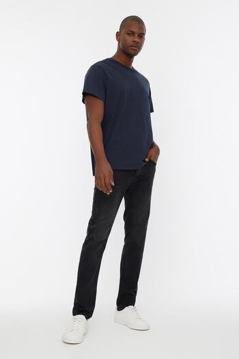 Trendyol Collection Schwarze Skinny-Jeans aus dehnbarem Stoff TMNAW20JE0405