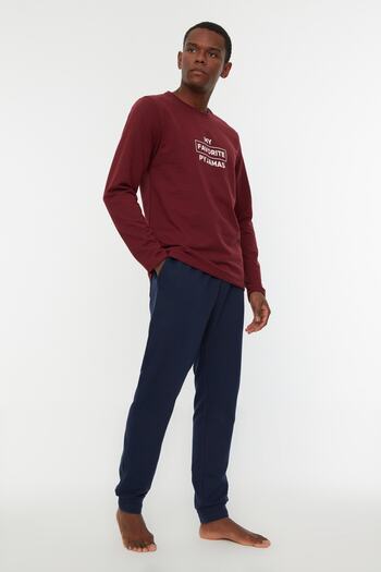 Trendyol Collection Set de pijamale cu imprimeu roșu claret, cu ajustare normală - TMNAW22PT0759