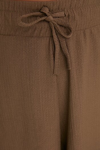 Trendyol Collection Mink Relaxed Fit κανονική περιτύλιξη μέσης/Πλεκτό σορτς με υφή TWOSS22SR0212
