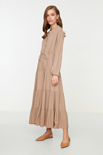 Trendyol Modest Φόρεμα υφαντό με μεγεθυντικό γιακά βιζόν TCTSS22EB0110