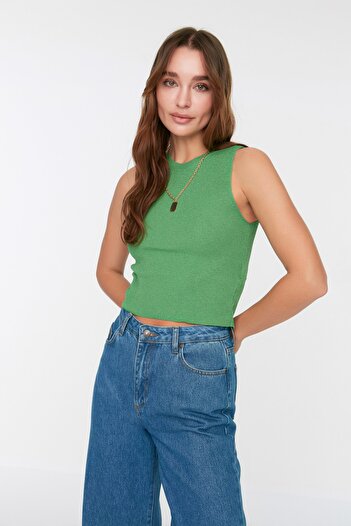 Trendyol Collection Zielona bluzka z okrągłym dekoltem i dzianinowym crop-topem Twoss21Bz0098