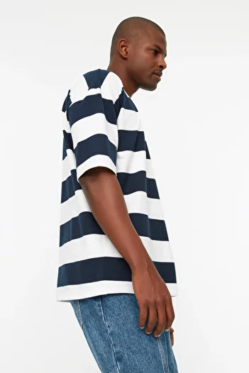 Trendyol Collection Λευκό ανδρικό μπλουζάκι Oversize/Wide Cut 100% Cotton Contrast ριγέ TMNSS22TS0278