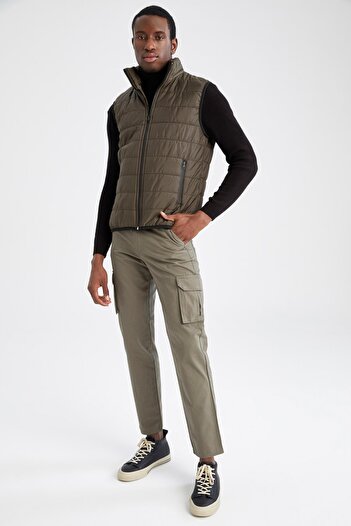 DeFacto Slim Fit Stand Collar Zippered Water Repellent Warmtech Thermal Insulated Vest