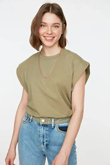 Trendyol Collection Khaki 100% bavlněný vatový vzhled Basic Crew Pletené tričko s výstřihem TWOSS20TS0021