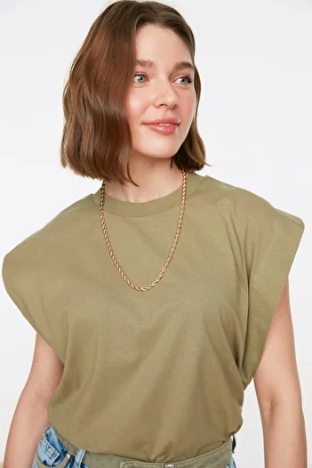 Trendyol Collection Khaki 100% bavlněný vatový vzhled Basic Crew Pletené tričko s výstřihem TWOSS20TS0021