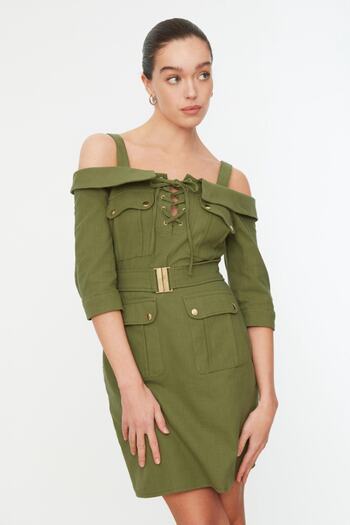 Trendyol Collection Detailní tkané šaty s khaki páskem Bird Eye TWOSS21EL1111