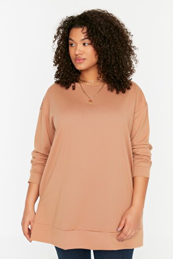 Trendyol Curve Детайлен тънък плетен суитшърт Camel Slit TBBSS22SW0173