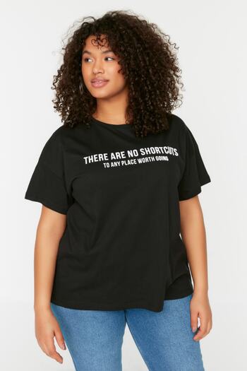 Trendyol Curve Black Printed Knitted T-Shirt - 100% Cotton TBBSS22TS1048