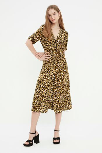 Trendyol Collection Φόρεμα πουκάμισο με μοτίβο καμήλας TWOSS22EL0375