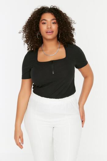 Trendyol Curve Black Square Collar Zippered Knitted Blouse TBBSS22BZ00005