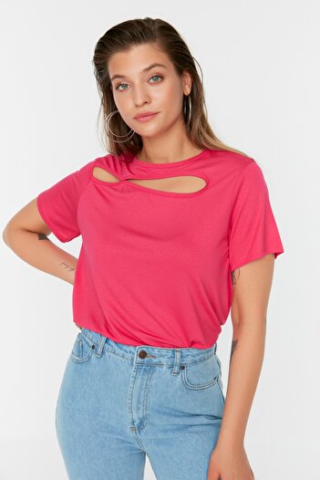 Trendyol Curve Fuchsia Cut-Out Detailed Knitted Blouse TBBSS22AF0012