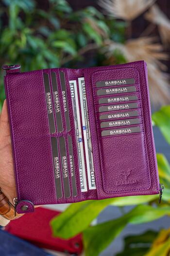 Garbalia Unisex Plum Portfolio Wallet