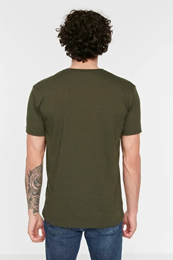 Trendyol Collection Khaki Regular/Regular Fit Basic Tričko s krátkým rukávem TMNSS22TS0271