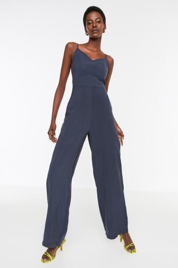 Trendyol Collection Maxi tkaná kombinéza s řemínky v námořnické modré barvě TWOSS22TU0278