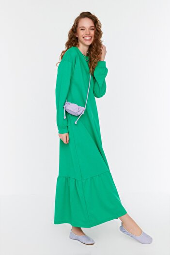 Trendyol Modest Green Gather Λεπτομερές πλεκτό φόρεμα με λαιμόκοψη TCTSS22EL00000