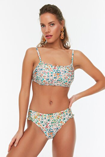 Trendyol Collection Τραγανό βολάν με λουλουδάτο μοτίβο λεπτομερές κάτω μέρος μπικίνι TBESS22BA0223