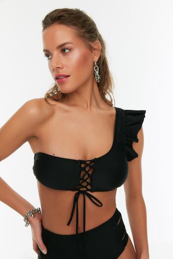 Trendyol Collection Μαύρη γραβάτα με λεπτομέρεια μπικίνι με έναν ώμο TBESS22BU0115