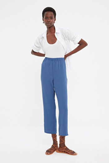 Trendyol Collection Tmavě modré tkané kalhoty rovného střihu s vysokým pasem a elastickým pasem TWOSS22PL00029