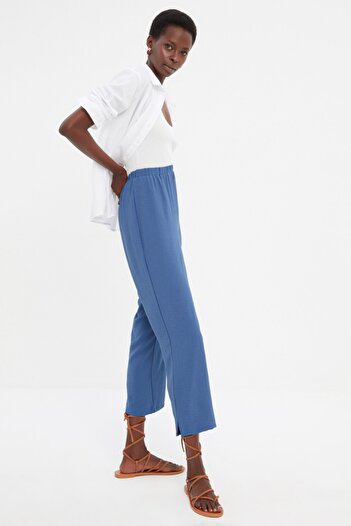 Trendyol Collection Tmavě modré tkané kalhoty rovného střihu s vysokým pasem a elastickým pasem TWOSS22PL00029