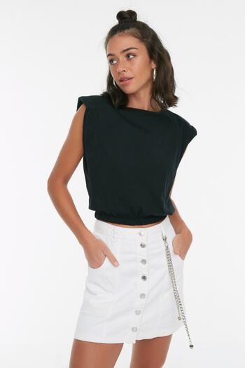 Trendyol Collection Black 100% Cotton Padded Crop Crew Neck Knitted T-Shirt TWOSS21TS0379