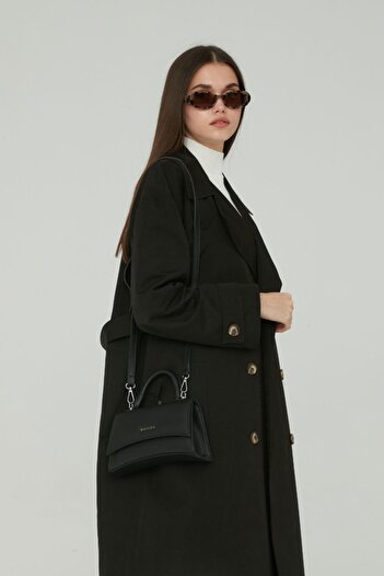 Manuka Textured Leather Bag Black