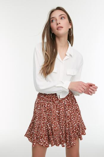 Trendyol Collection Košile Ecru Crop Aerobin - Detailní do kapsy, tkaná, Regular Fit TWOSS22GO0715