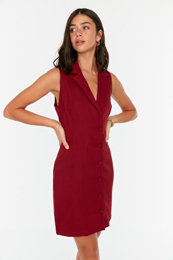 Trendyol Collection Pflaumenfarbenes ärmelloses gewebtes Mini-Jackenkleid mit Knopfdetail TWOSS19AP0280