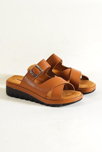 Taran Freya Cross Buckle Detailed Casual Slippers