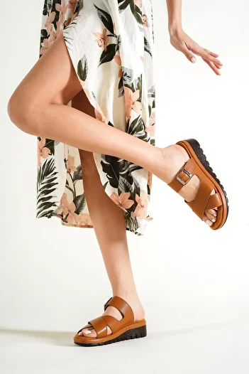 Taran Freya Cross Buckle Detailed Casual Slippers