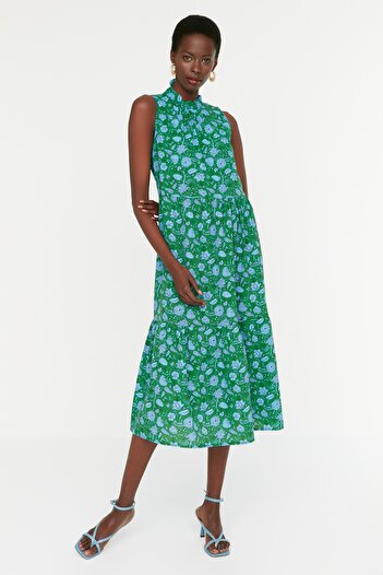 Trendyol Collection Wielobarwna, tkana sukienka midi z kwiatowym nadrukiem TWOSS20EL0573
