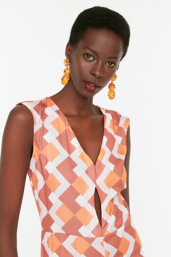 Trendyol Collection Geometric Patterned Jumpsuit TWOSS22TU00051