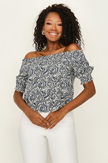 Select Moda Women's Blue Patterned Madonna Collar Crop Blouse