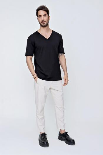CHUBA Men's V-Neck Loose Fit Cotton Thin Knitwear T-shirt Black 22sm204