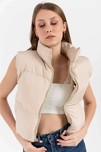 laughs Women's Beige Color Short Puffer Vest Ylk0034