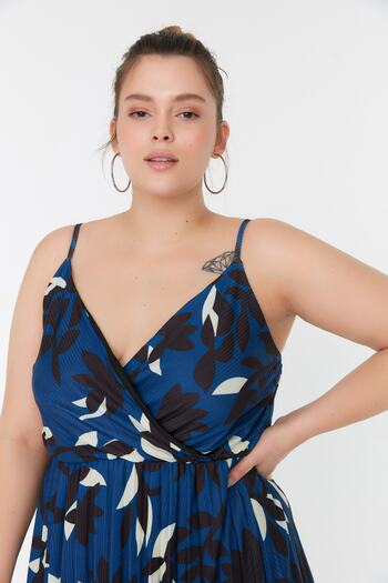 Trendyol Curve A-Line Blue Floral print Πλεκτό καλοκαιρινό φόρεμα με διπλό γιακά - TBBSS22AH00000